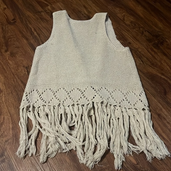 Vest - Picture 2 of 2